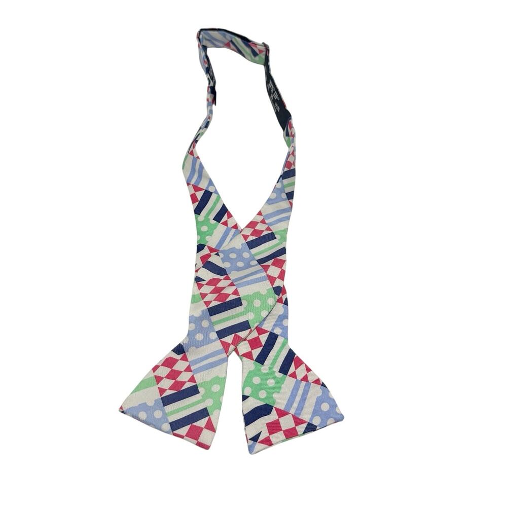 Vineyard Vines Mens Silk Kentucky Derby Bow Tie Geometric Print Blue Red Green